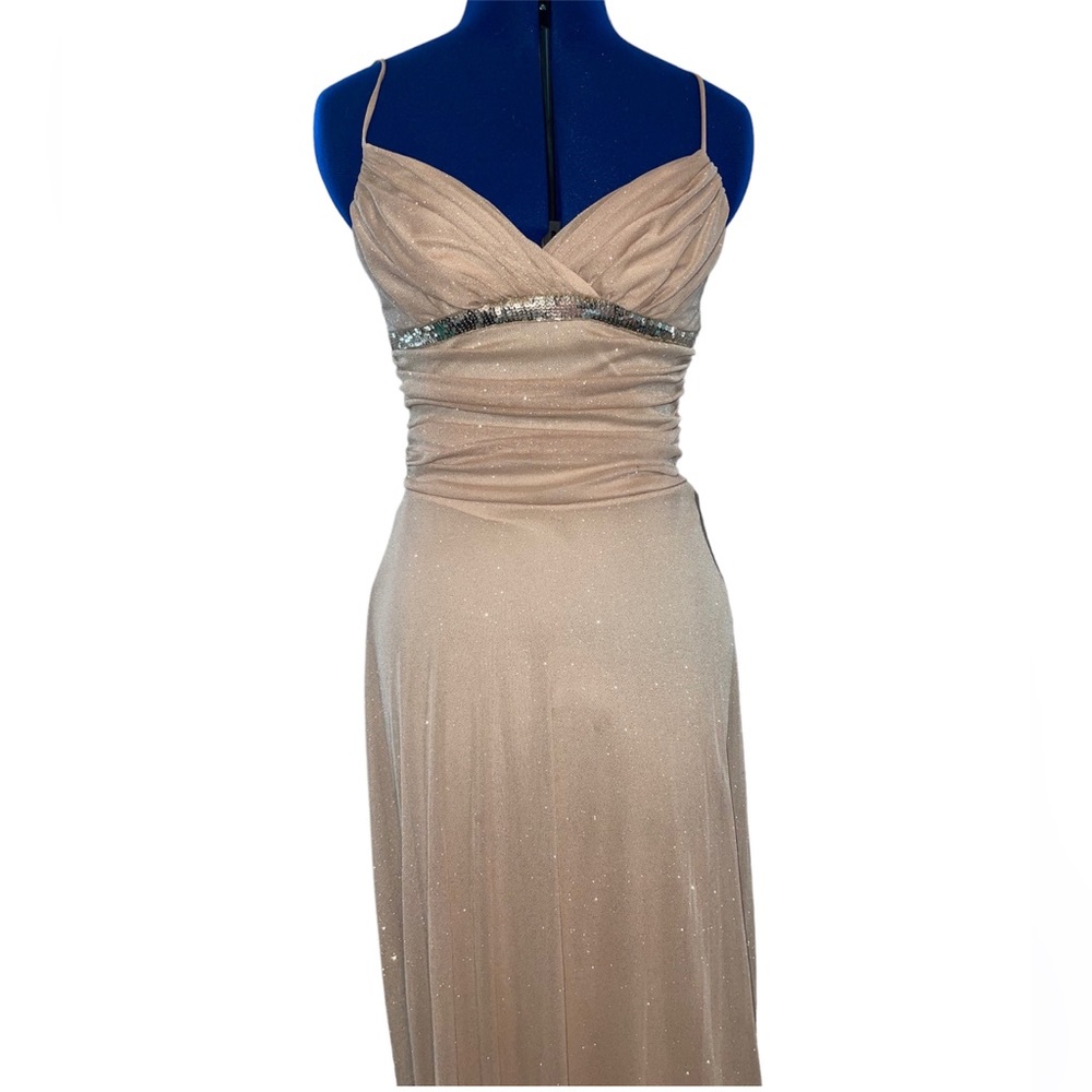 Gold floor-length gown, size 1/2